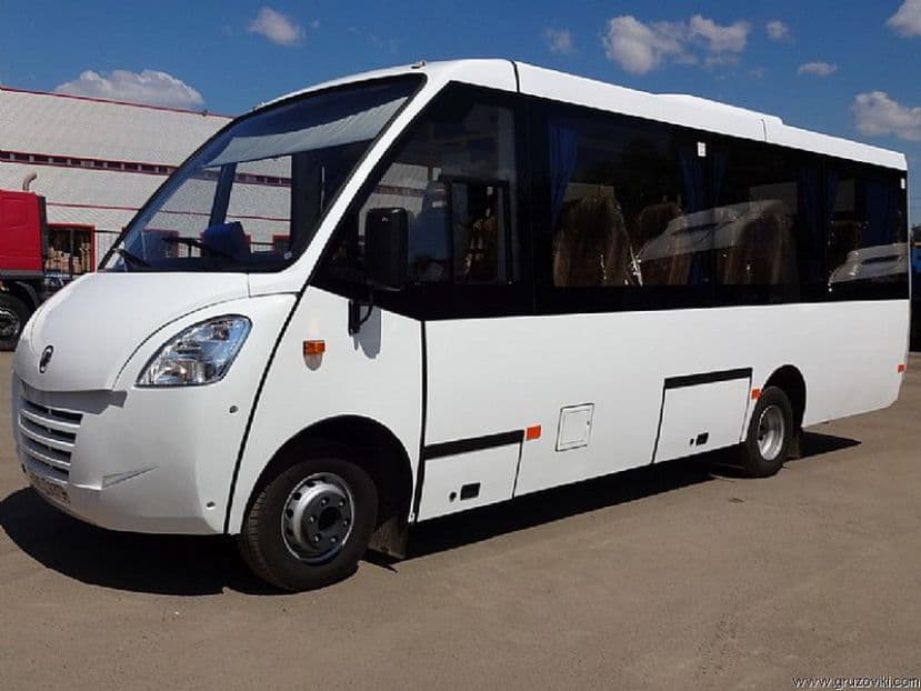 Новый туристический автобус от «Немана»