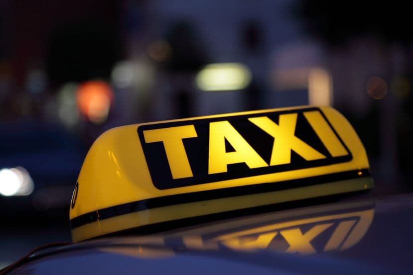 Молодой парень избил лидского таксиста и угнал его авто