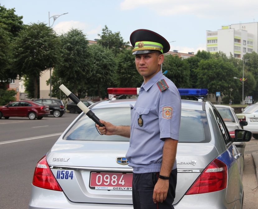 «Когда называют «гаишником» —  не обижаюсь. Взяток не беру,  хотя предлагали даже арбуз  и мешок муки». 10 вопросов инспектору ГАИ