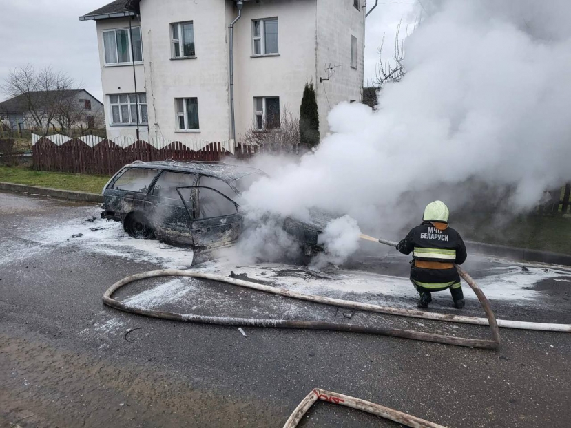 В деревне Феликсово сгорело авто