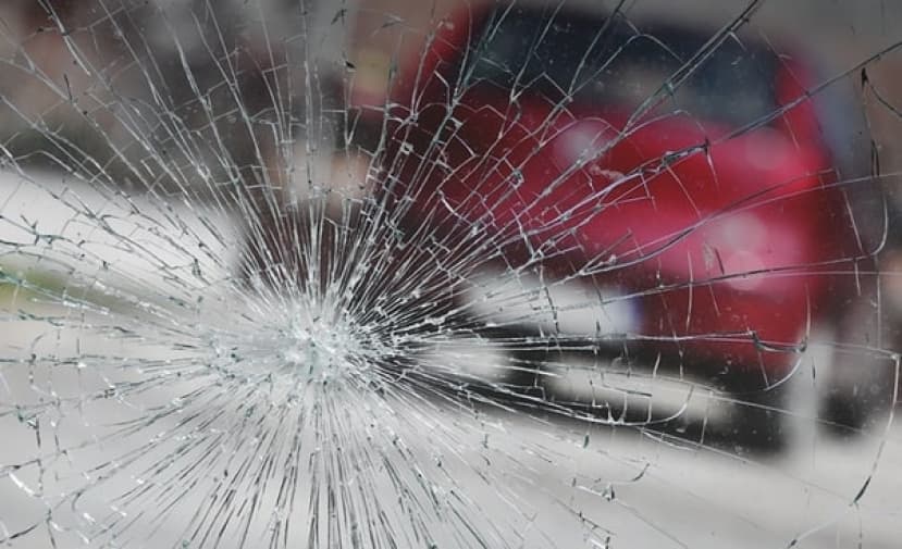 В Мостах три автомобиля пострадали из-за «юной бунтарки»